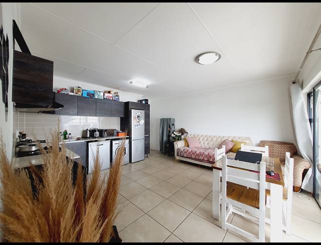 1 BEDROOM APARTMENT FOR SALE IN PETERVALE